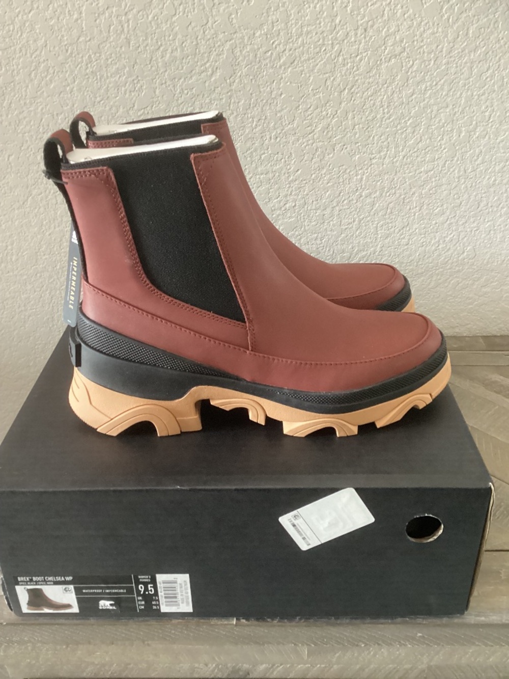 SOREL Women's Brex Chelsea Lug Sole Boots, size 9.5